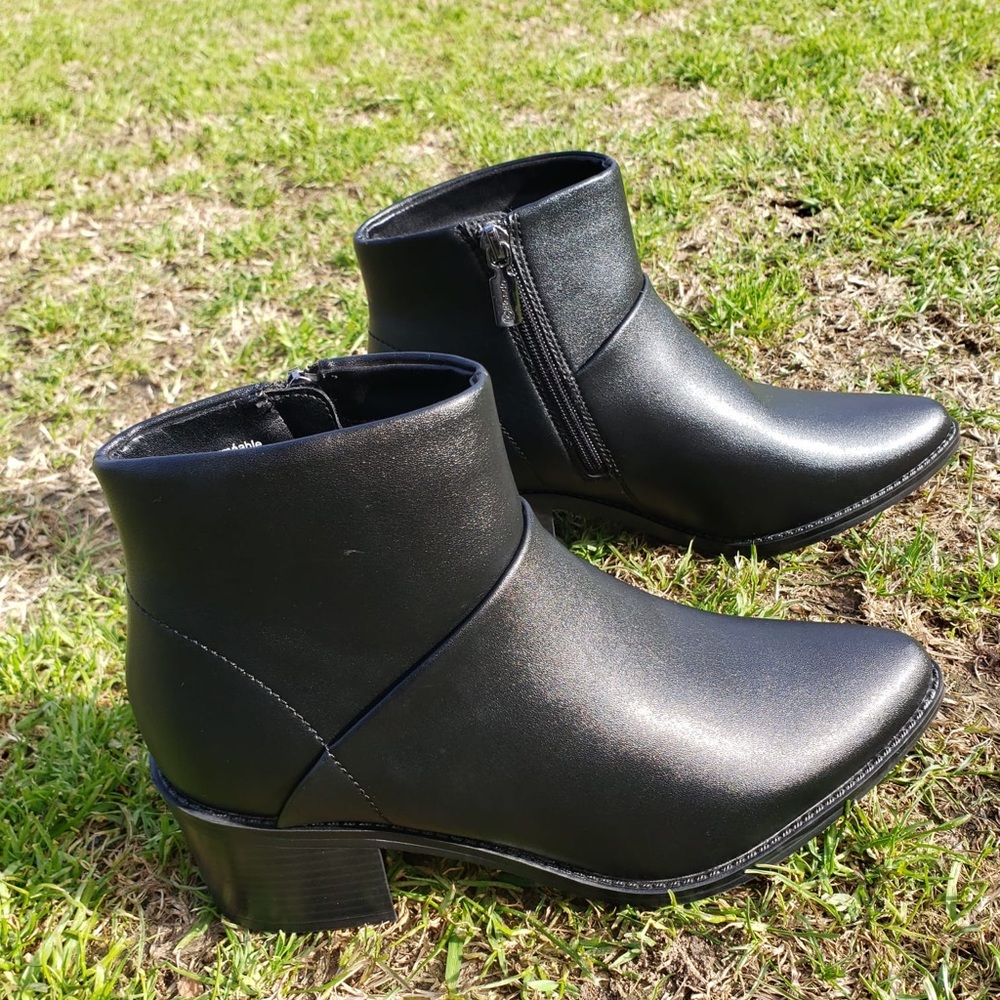 Blondo Waterproof Black Leather Ankle Heeled Boots